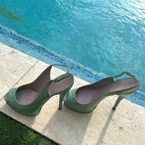 Gucci patent leather platform sling backs - Picture 3 of 10